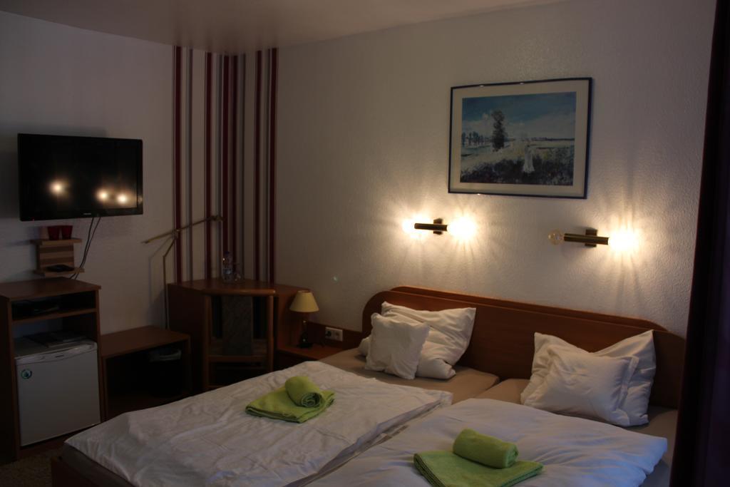Waldpension Bielefeld Exteriör bild